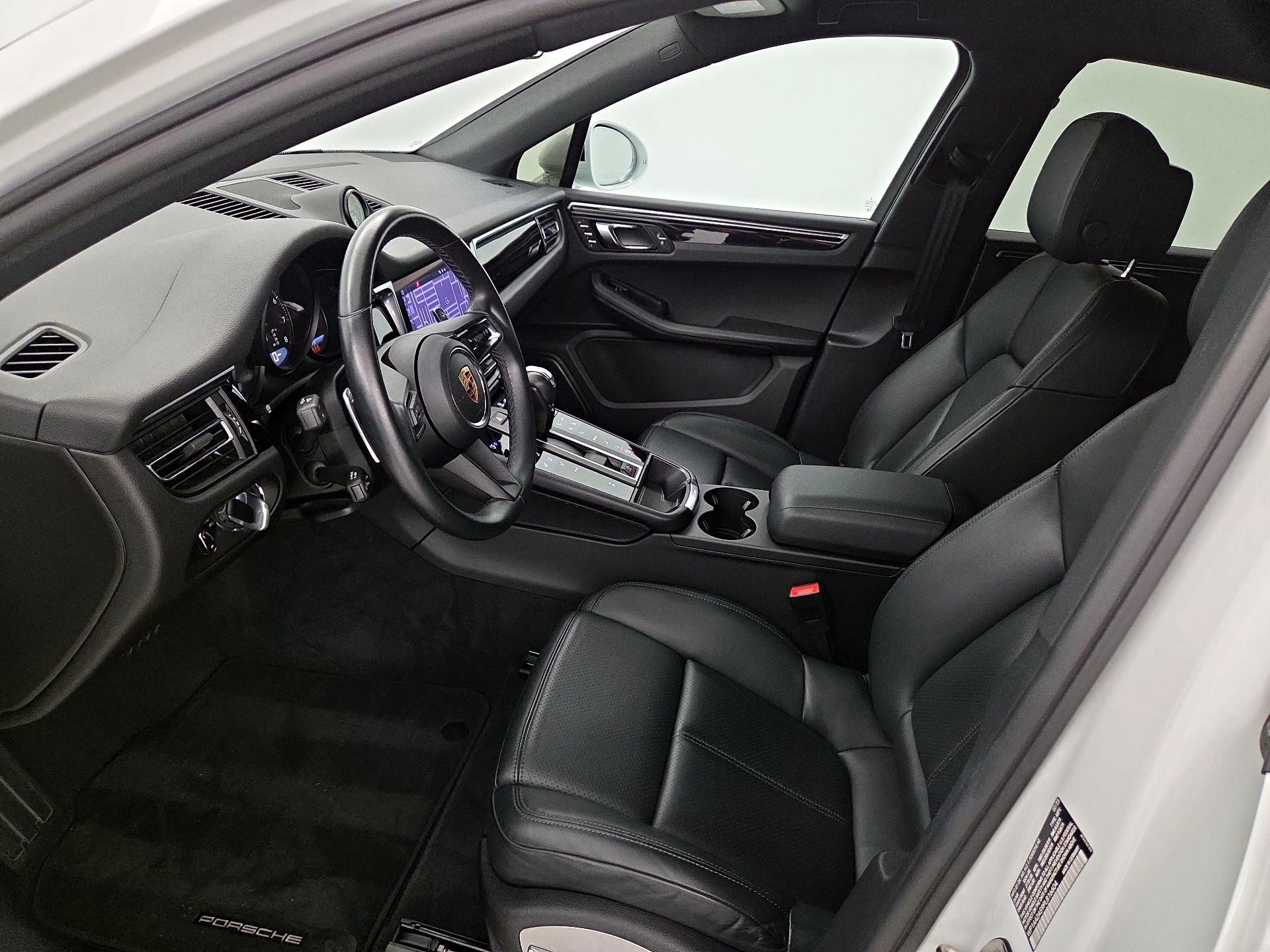 Thumbnail: 2023 Porsche Macan - 11