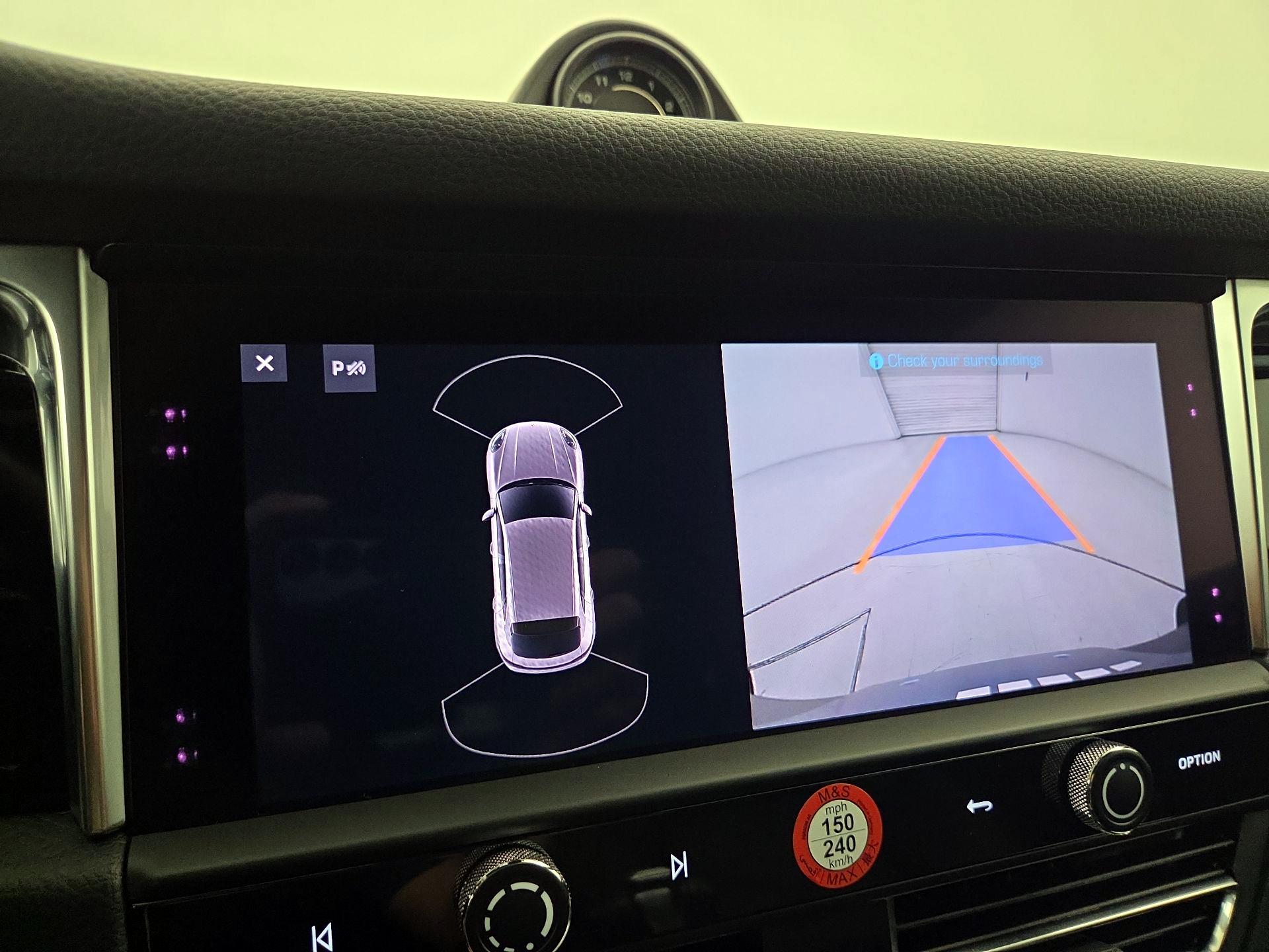 Thumbnail: 2023 Porsche Macan - 15