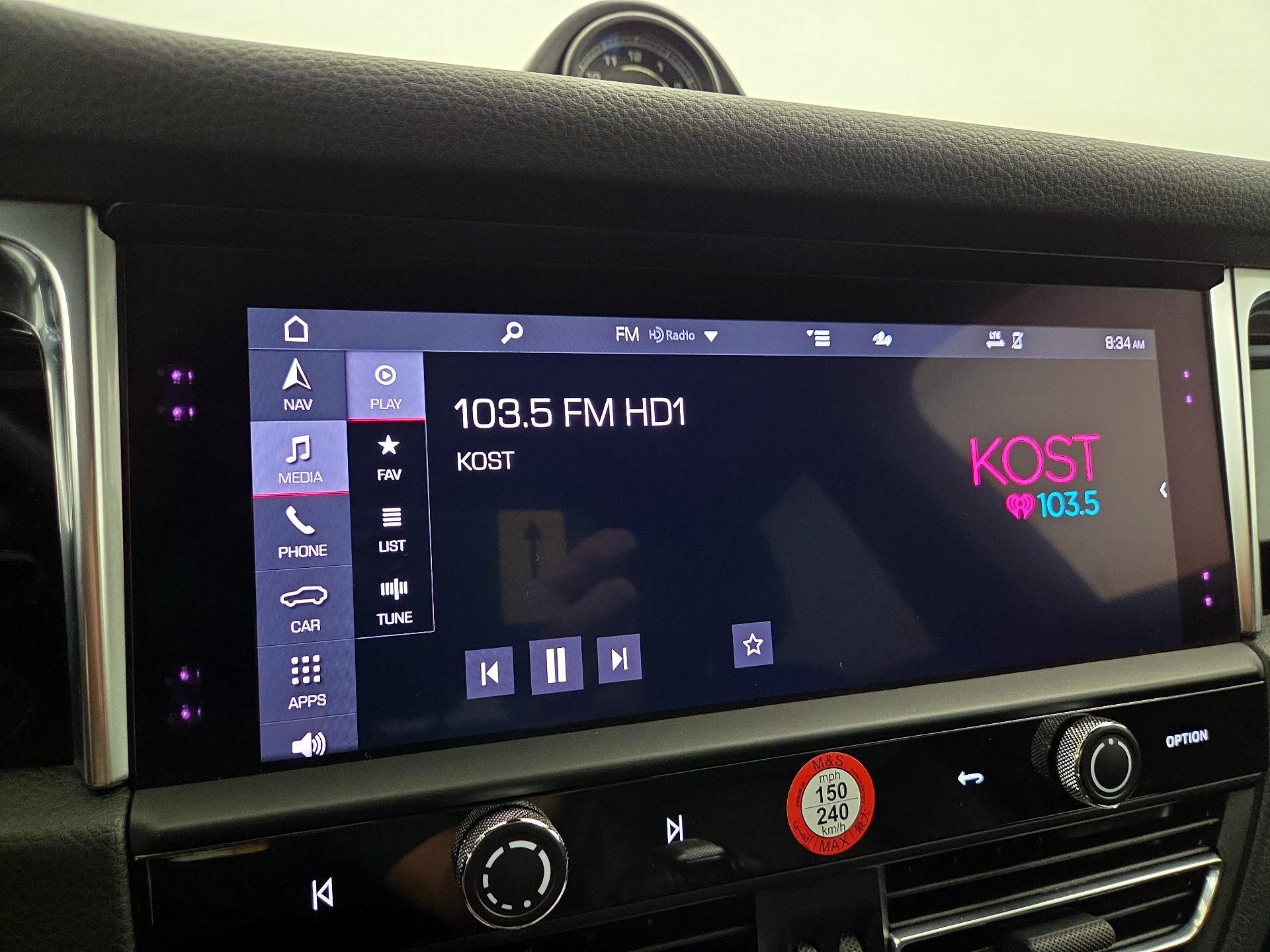 Thumbnail: 2023 Porsche Macan - 16