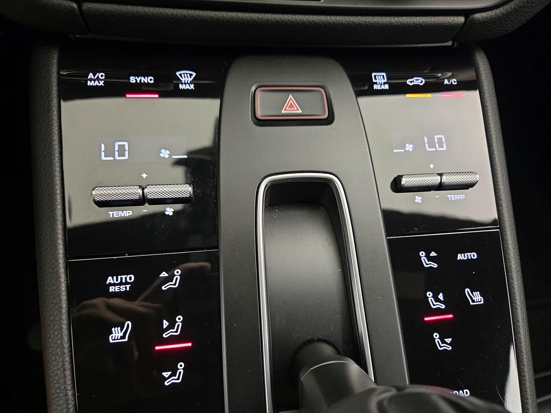 Thumbnail: 2023 Porsche Macan - 17