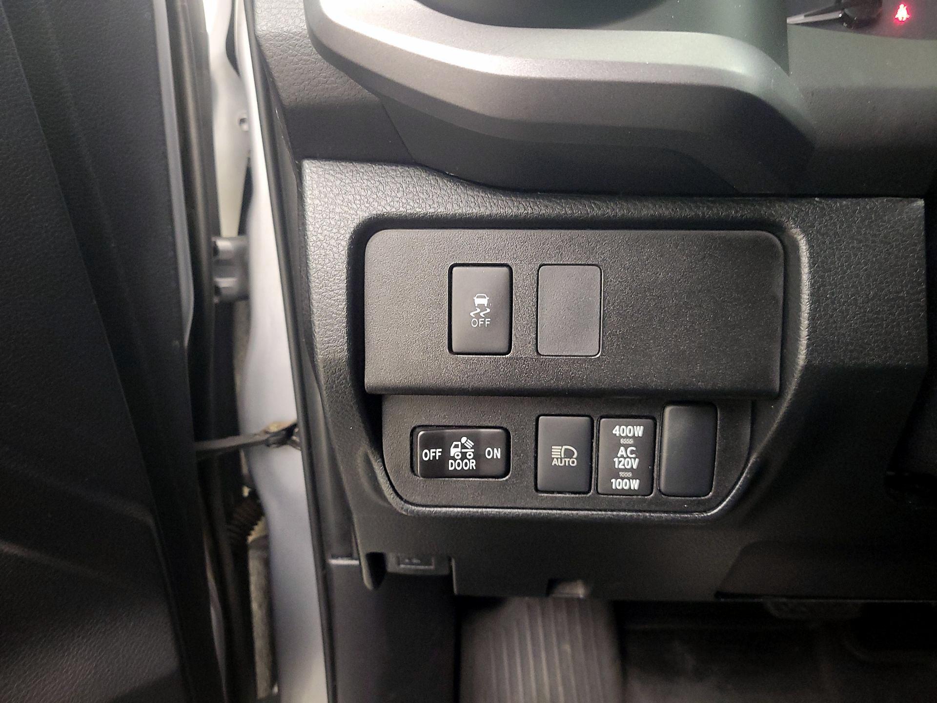 Thumbnail: 2020 Toyota Tacoma - 13