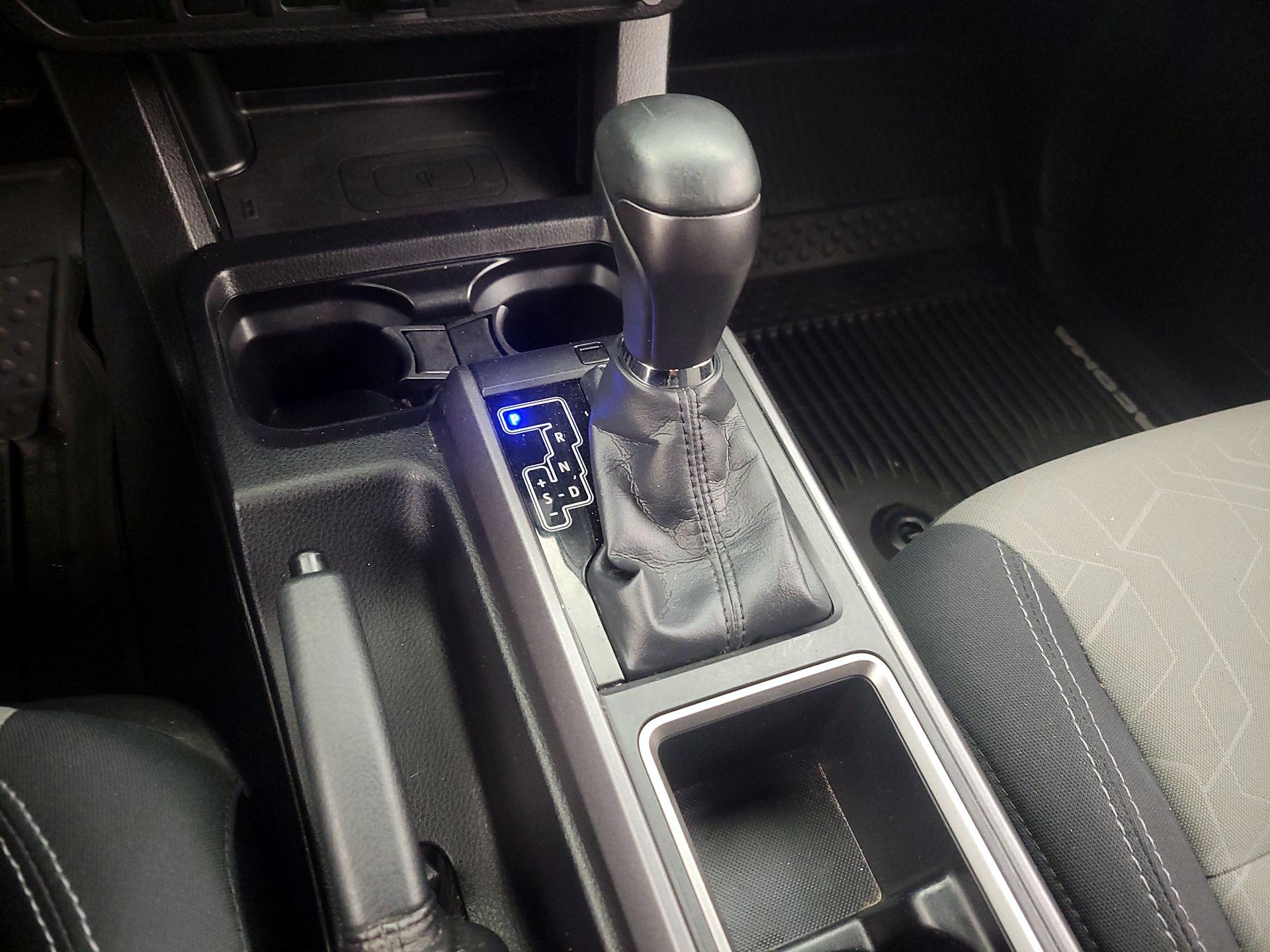 Thumbnail: 2020 Toyota Tacoma - 17