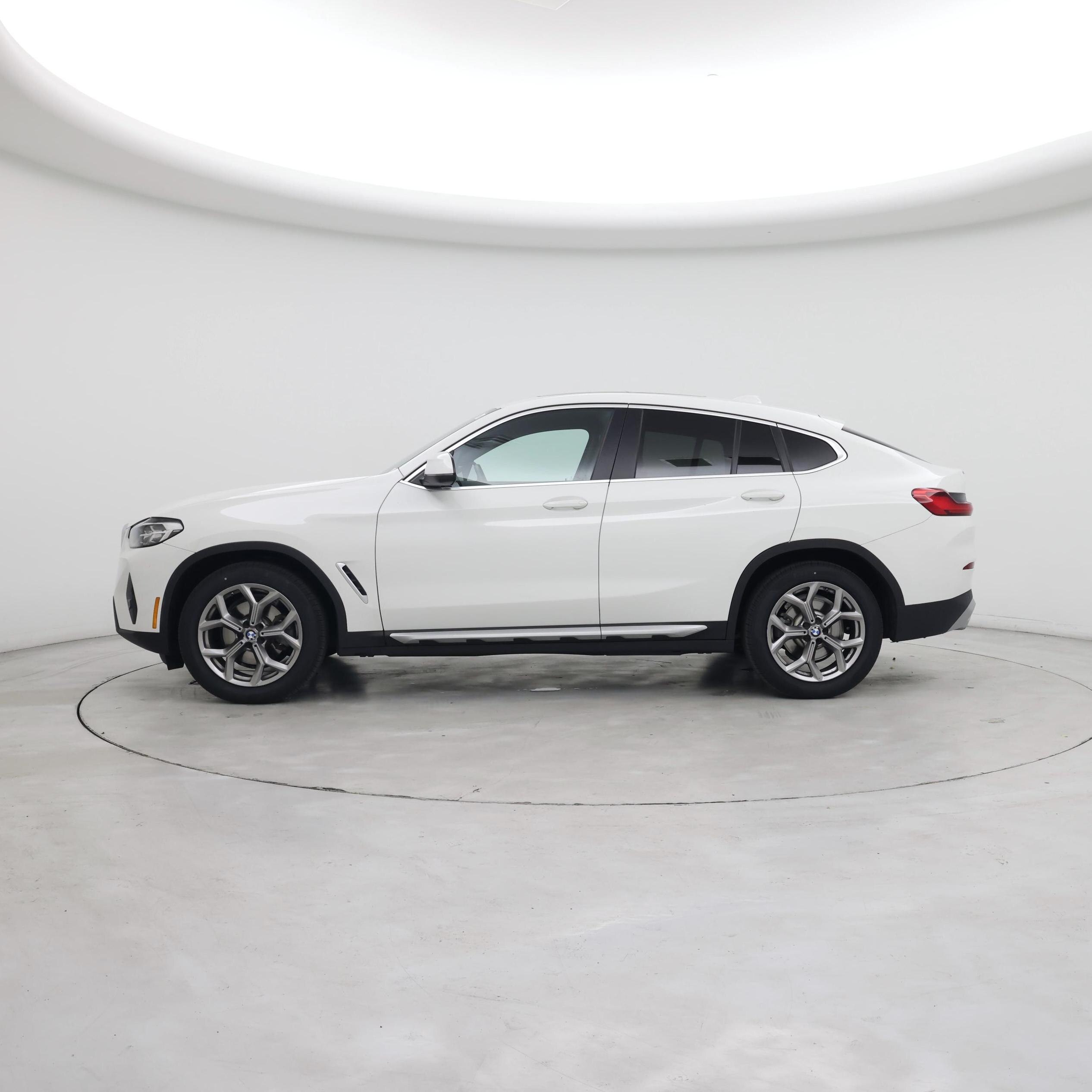 Thumbnail: 2022 BMW X4 - 3