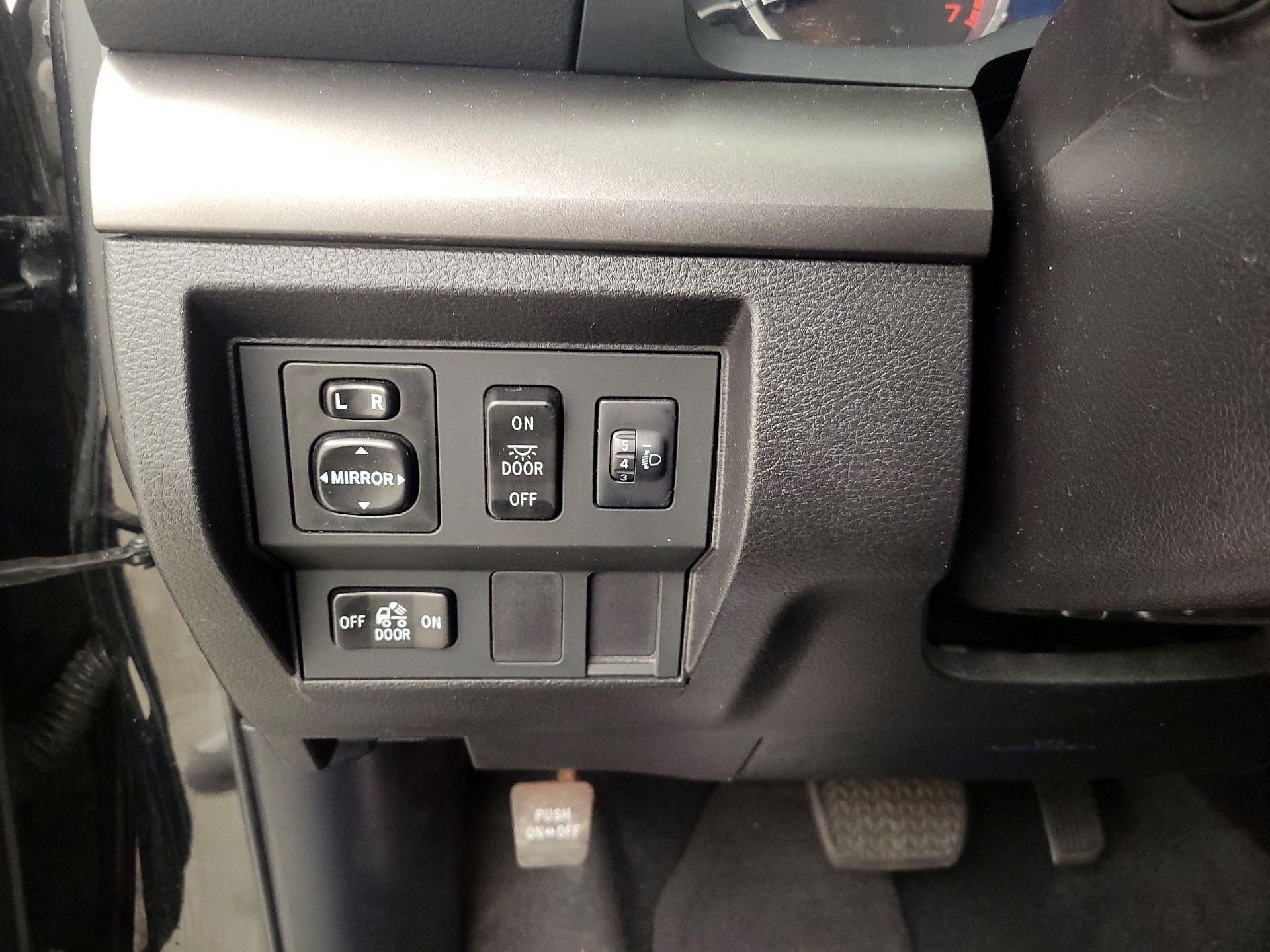 Thumbnail: 2014 Toyota Tundra - 13