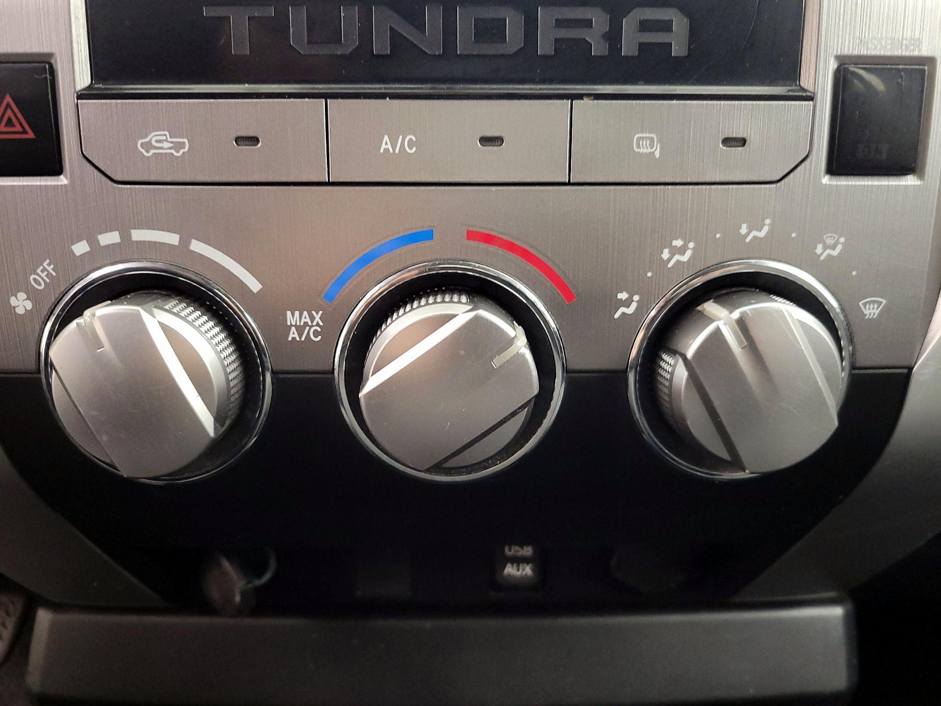 Thumbnail: 2014 Toyota Tundra - 16