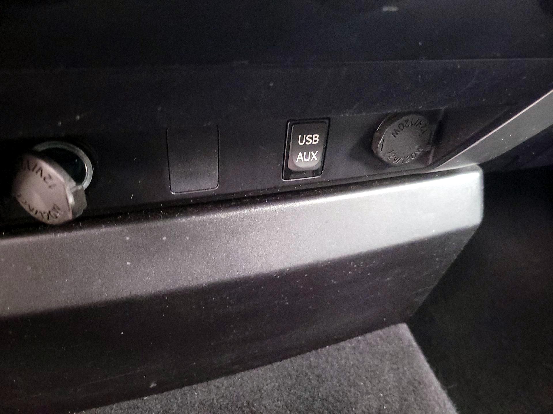 Thumbnail: 2014 Toyota Tundra - 18