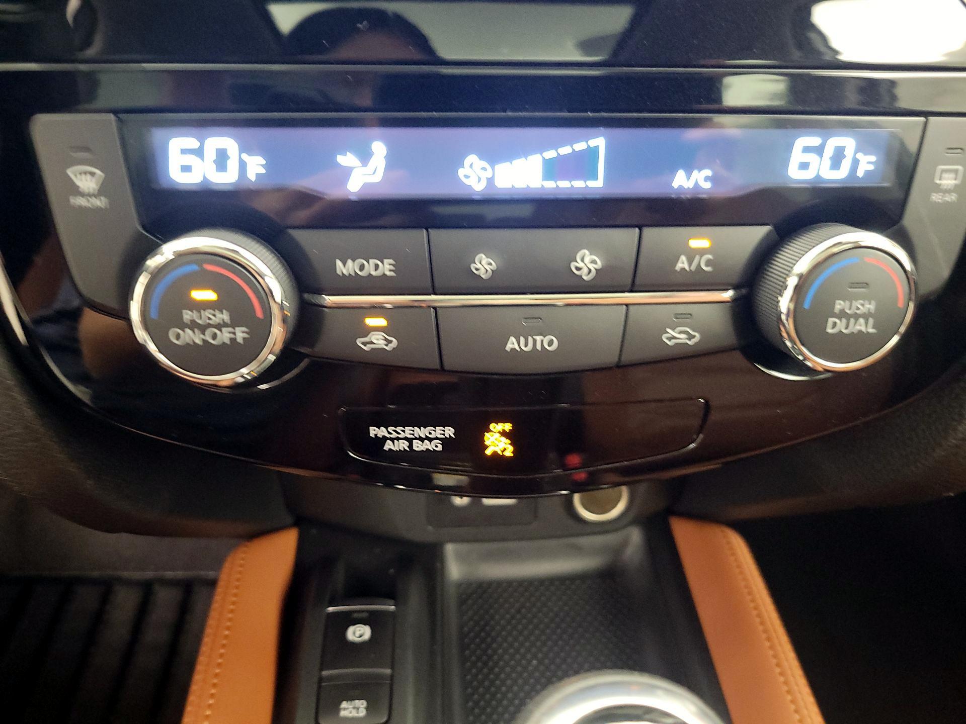 Thumbnail: 2019 Nissan Rogue - 17