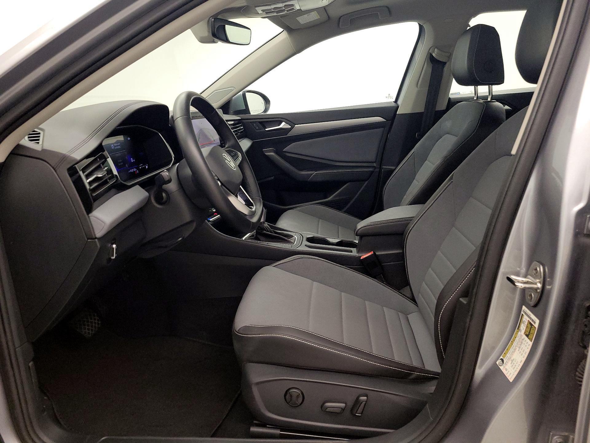 Thumbnail: 2025 Volkswagen Jetta - 11