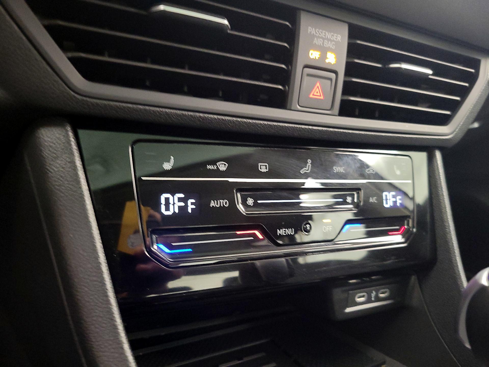 Thumbnail: 2025 Volkswagen Jetta - 16