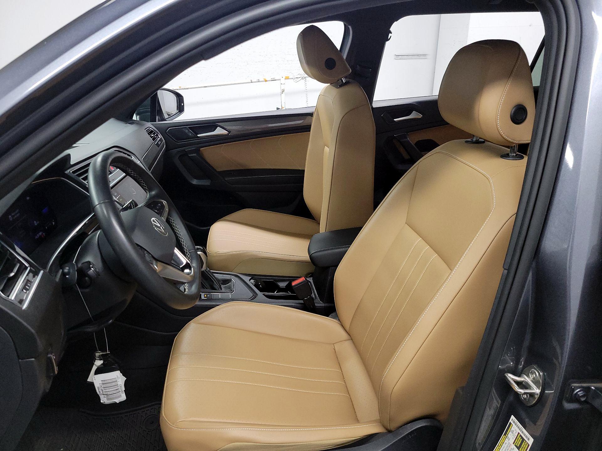 Thumbnail: 2022 Volkswagen Tiguan - 11