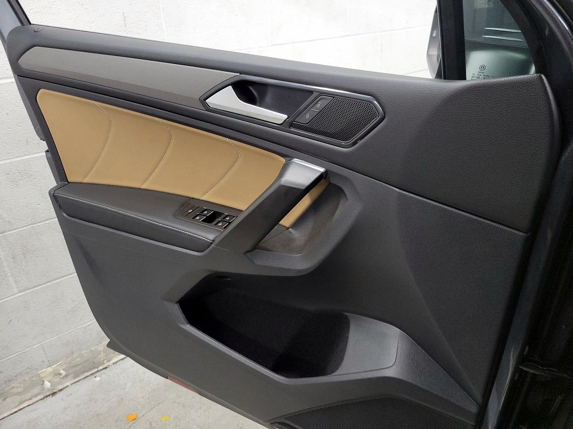 Thumbnail: 2022 Volkswagen Tiguan - 12