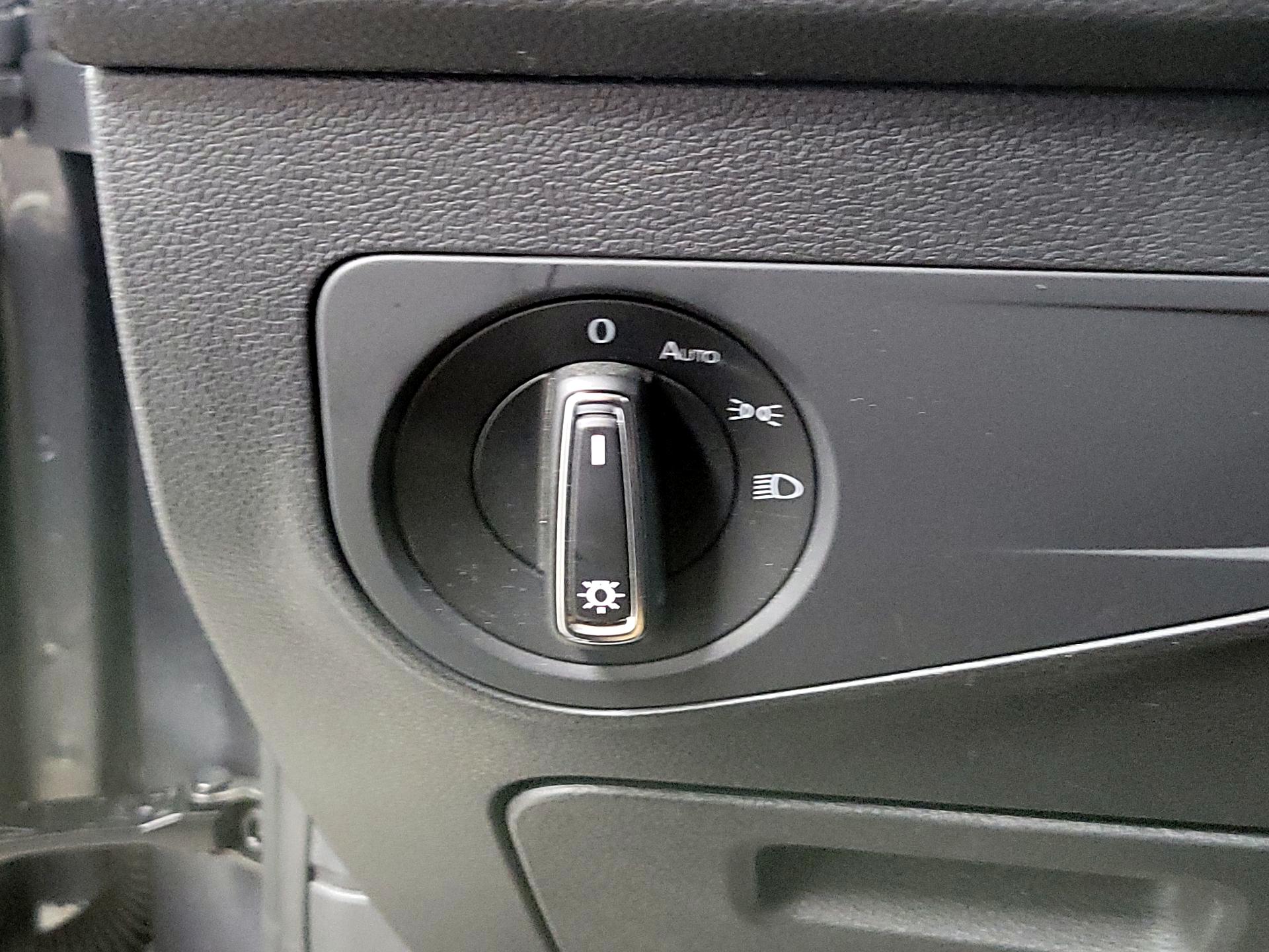 Thumbnail: 2022 Volkswagen Tiguan - 13