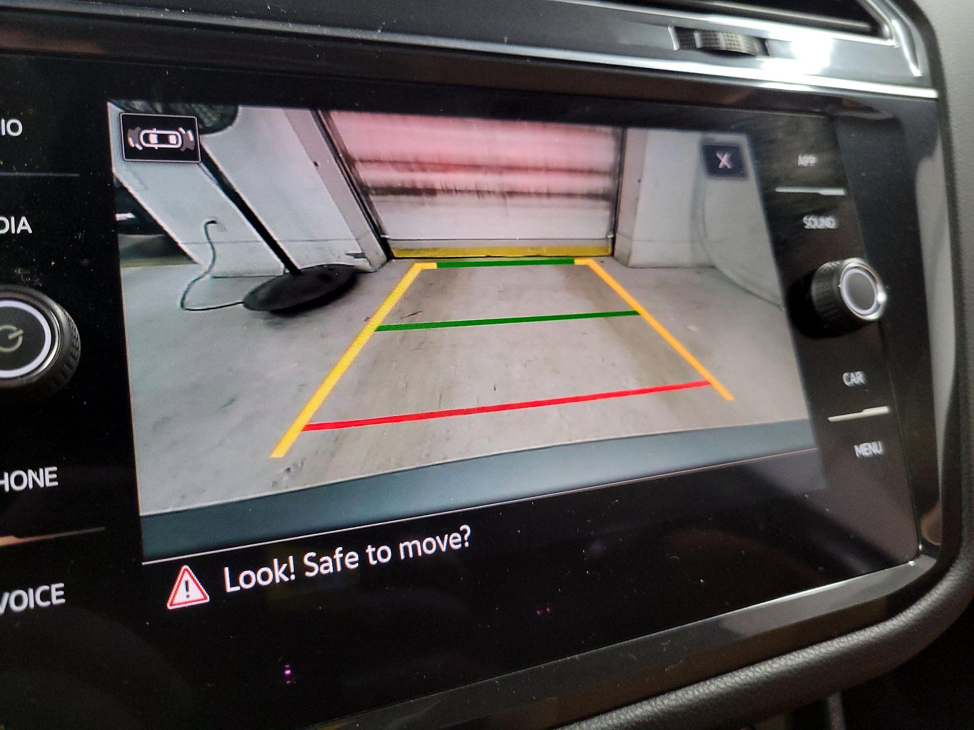 Thumbnail: 2022 Volkswagen Tiguan - 14