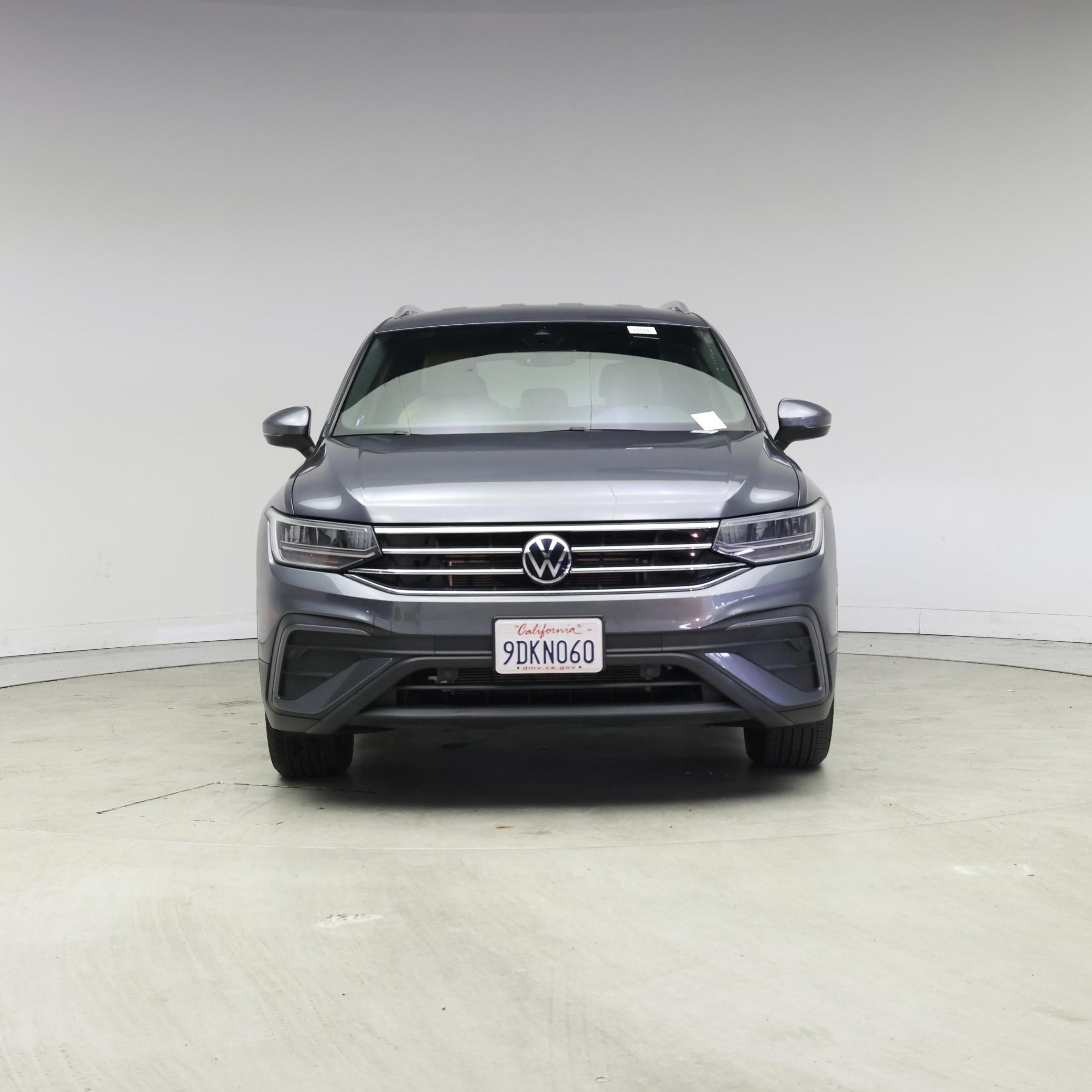 Thumbnail: 2022 Volkswagen Tiguan - 5