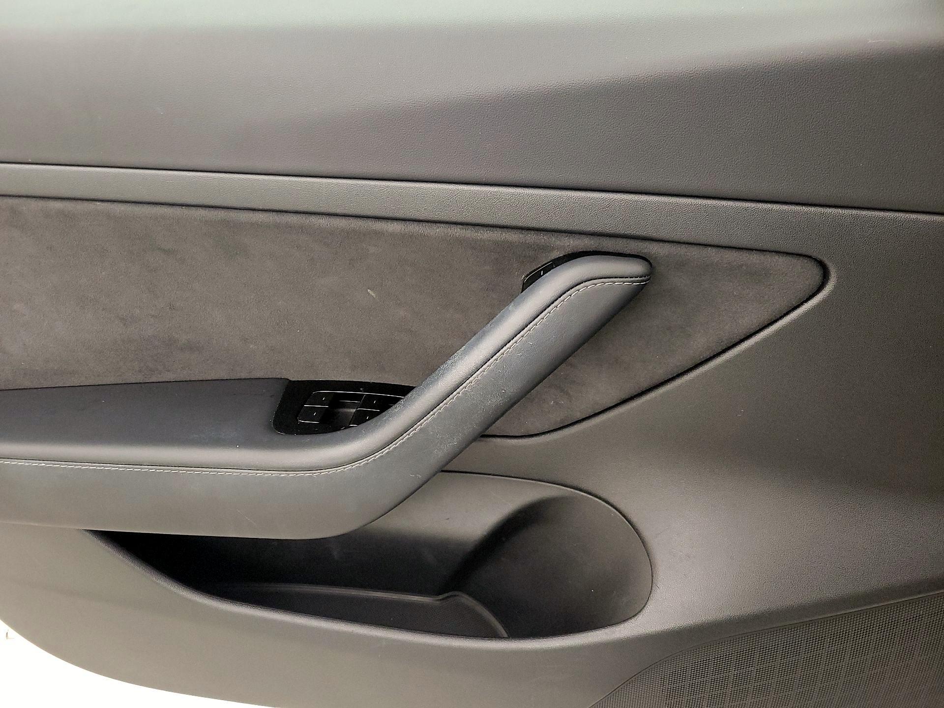 Thumbnail: 2020 Tesla Model 3 - 12