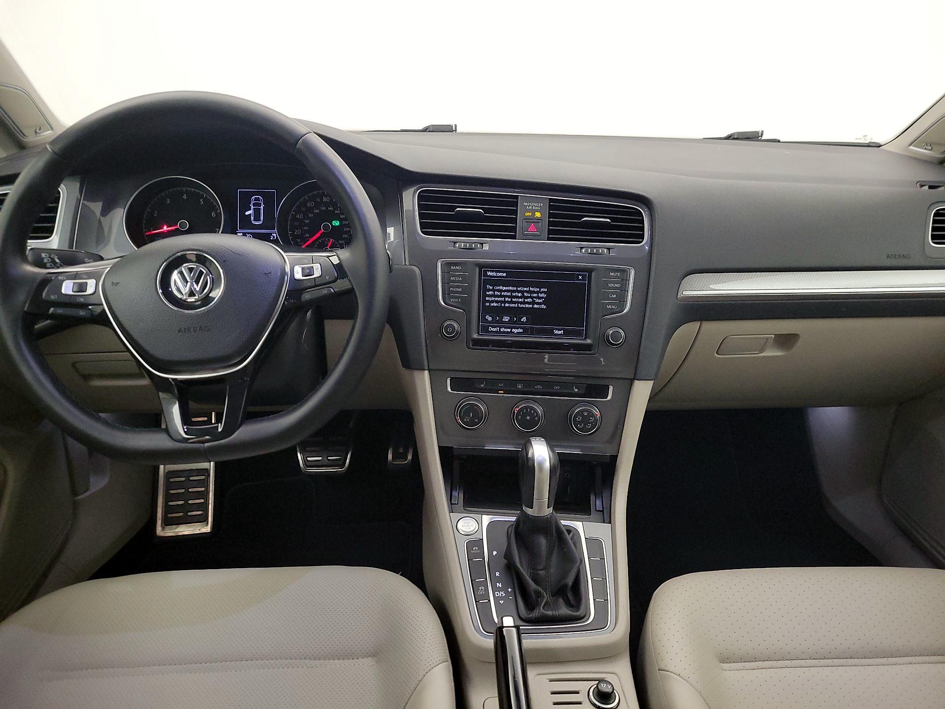 Thumbnail: 2017 Volkswagen Golf - 9