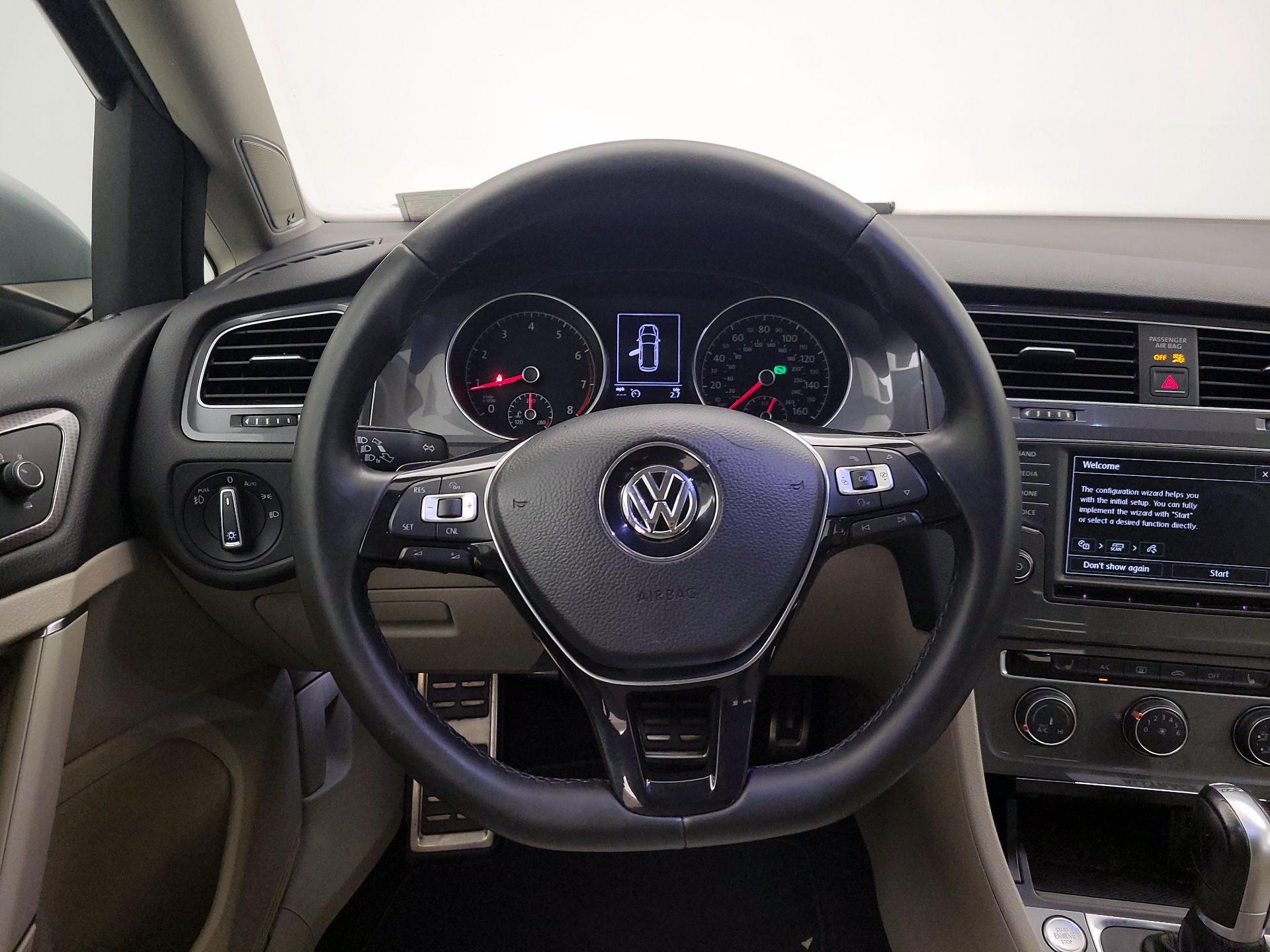 Thumbnail: 2017 Volkswagen Golf - 10