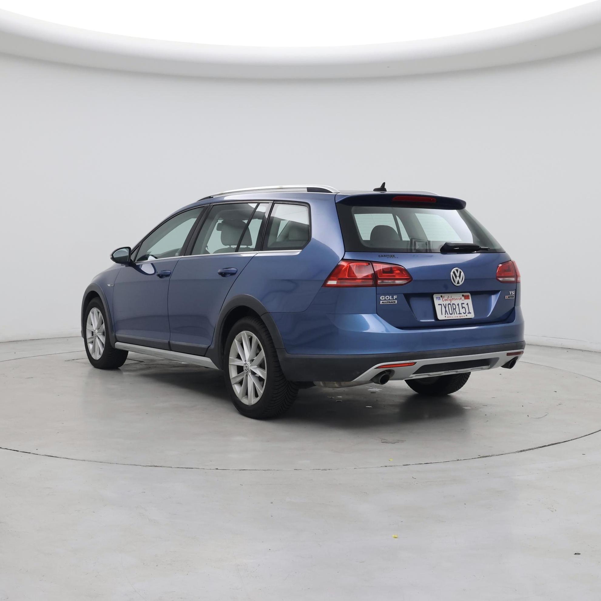 Thumbnail: 2017 Volkswagen Golf - 2