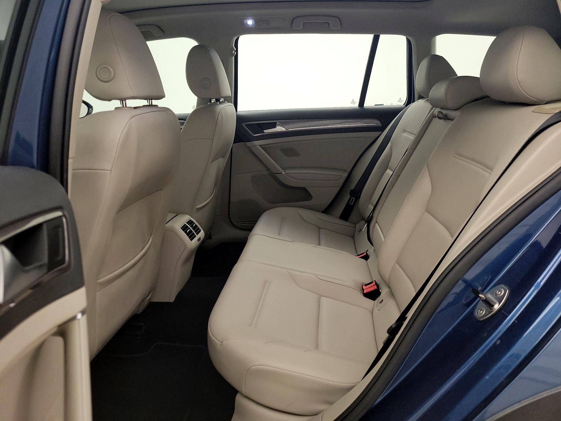 Thumbnail: 2017 Volkswagen Golf - 19