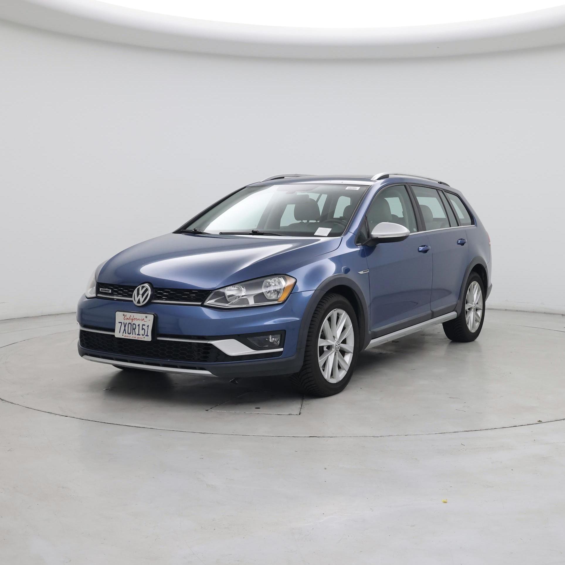 Thumbnail: 2017 Volkswagen Golf - 4