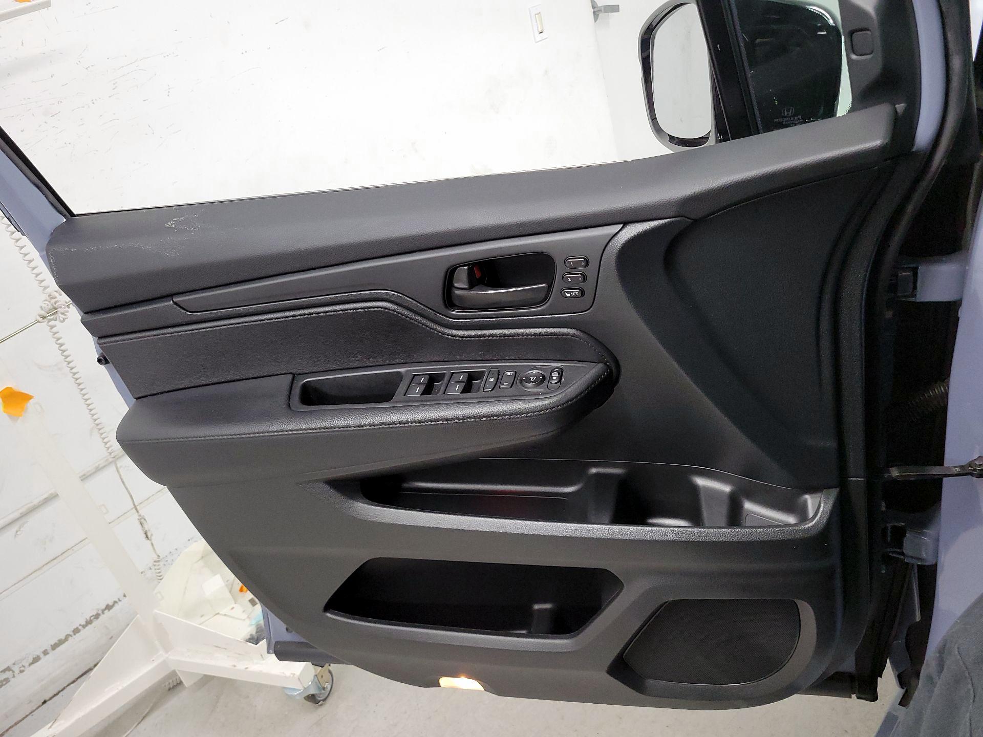 Thumbnail: 2023 Honda Odyssey - 12