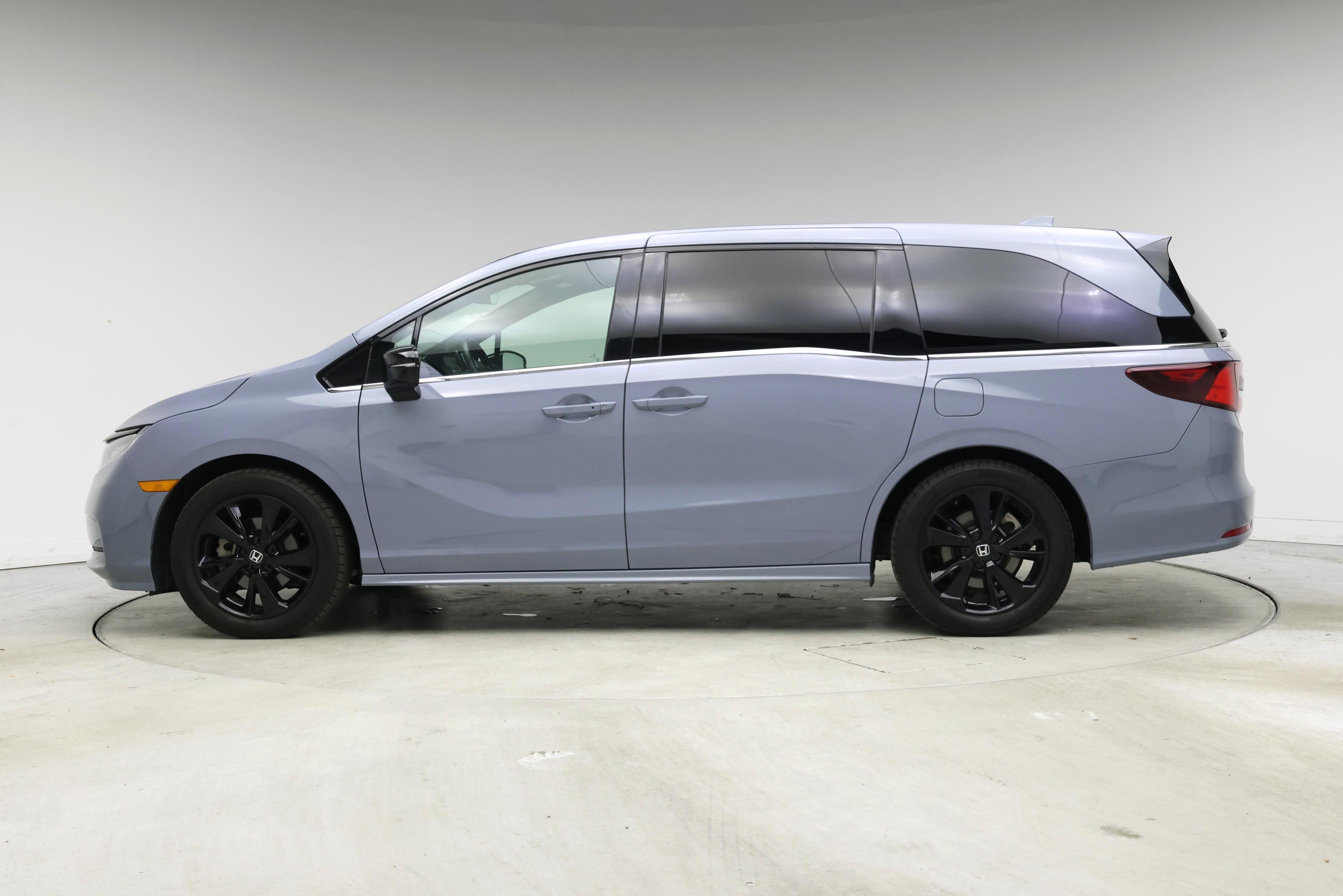Thumbnail: 2023 Honda Odyssey - 3
