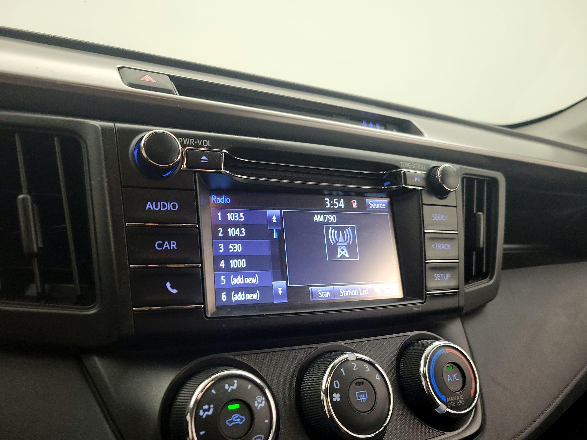 Thumbnail: 2017 Toyota RAV4 - 15