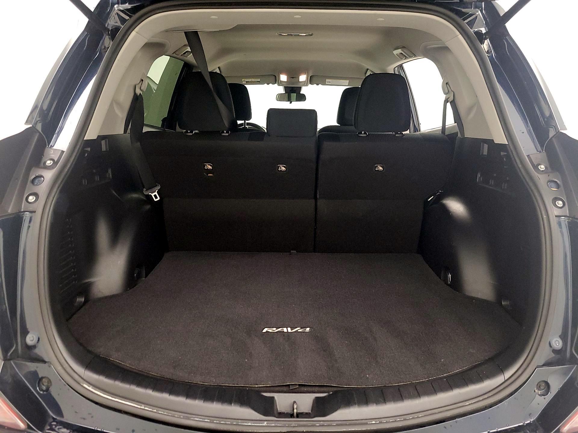 Thumbnail: 2017 Toyota RAV4 - 20