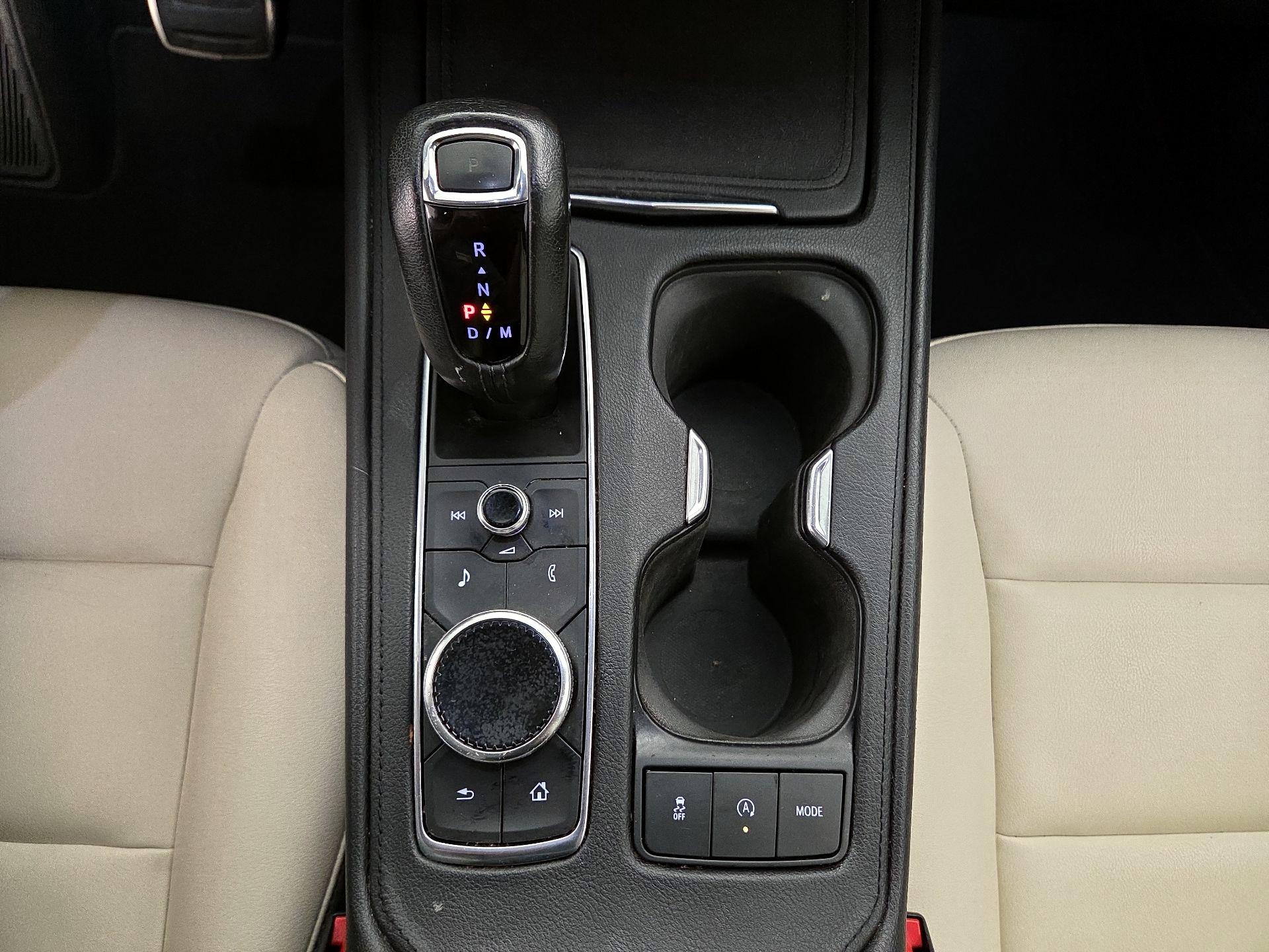 Thumbnail: 2019 Cadillac XT4 - 17