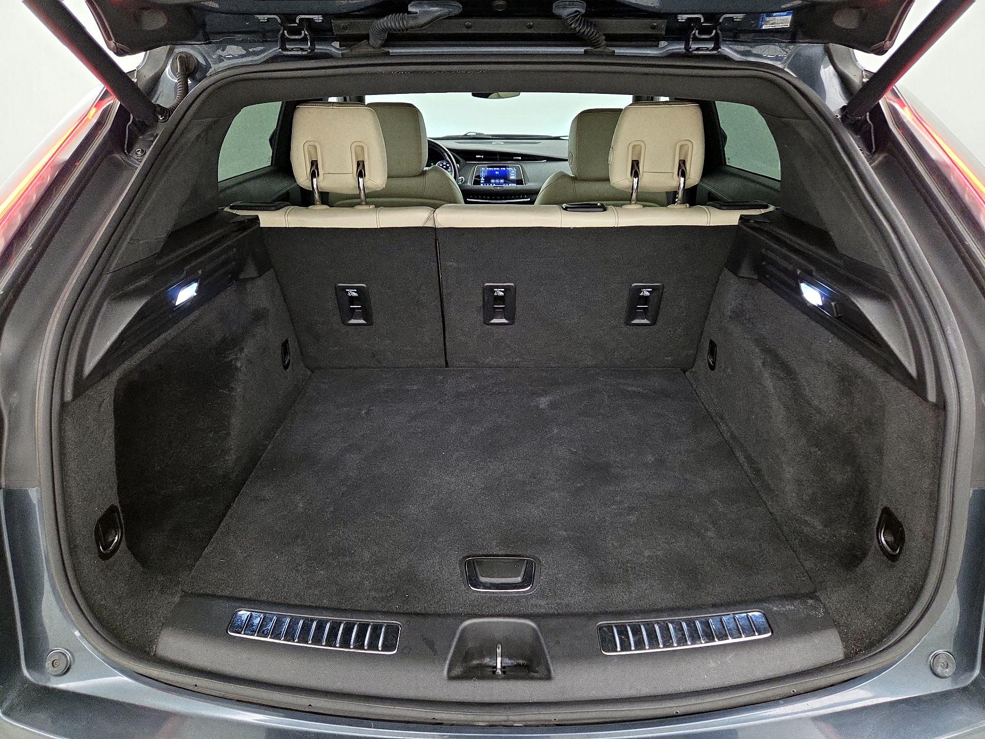 Thumbnail: 2019 Cadillac XT4 - 20