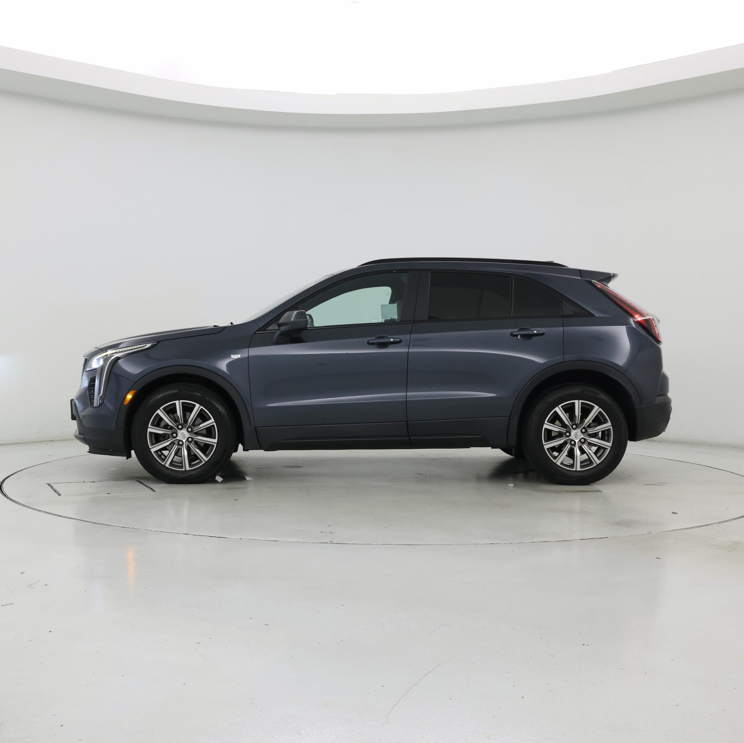 Thumbnail: 2019 Cadillac XT4 - 3