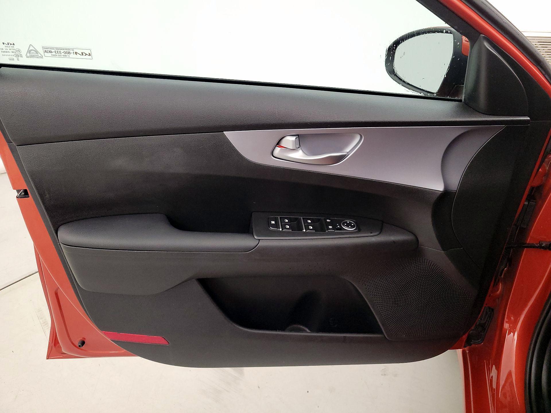 Thumbnail: 2023 Kia Forte - 12