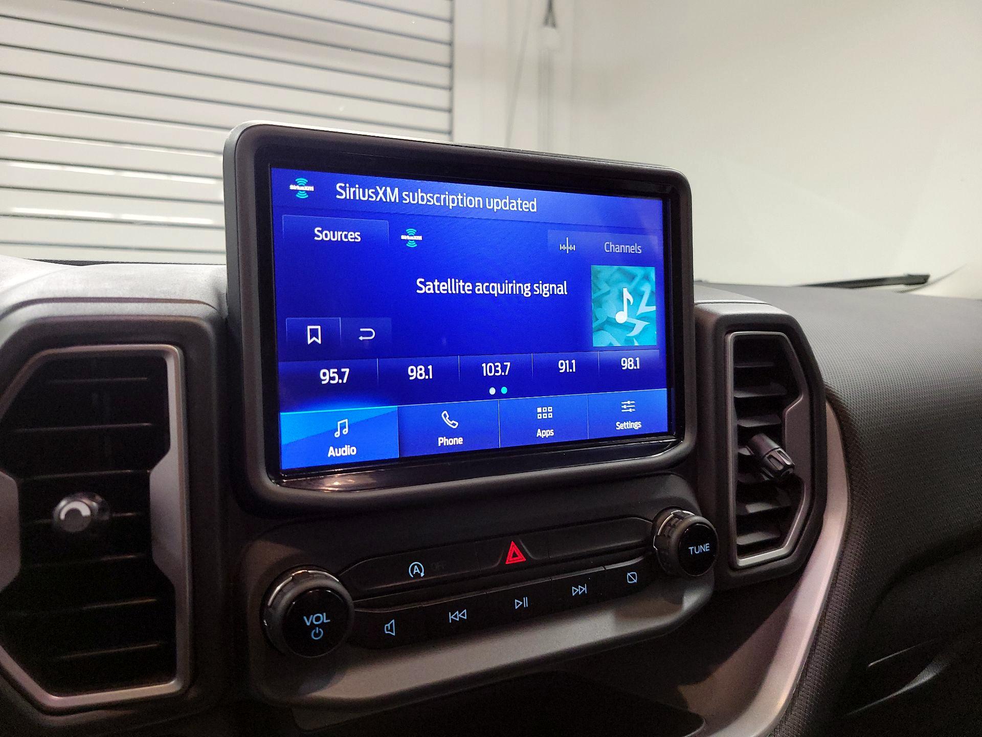 Thumbnail: 2022 Ford Bronco Sport - 15