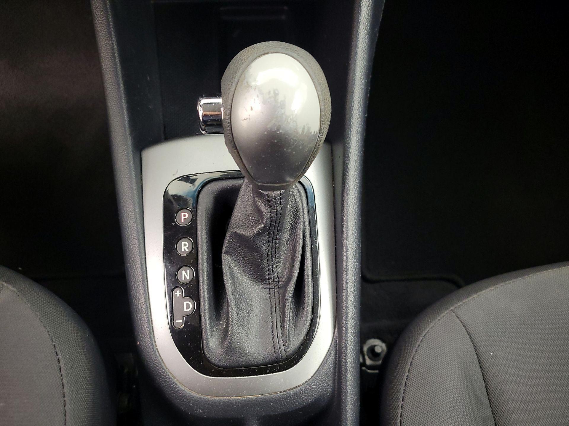 Thumbnail: 2014 Kia Rio5 - 16