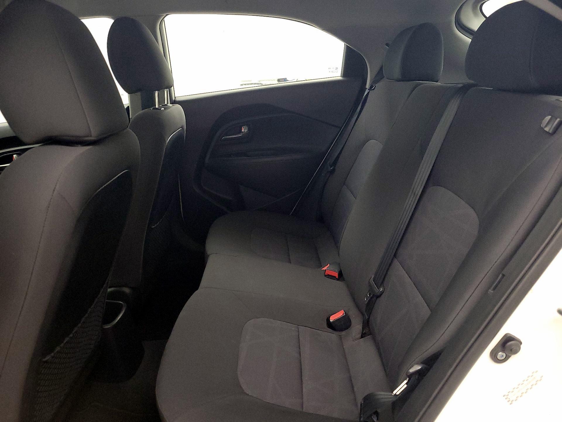 Thumbnail: 2014 Kia Rio5 - 18