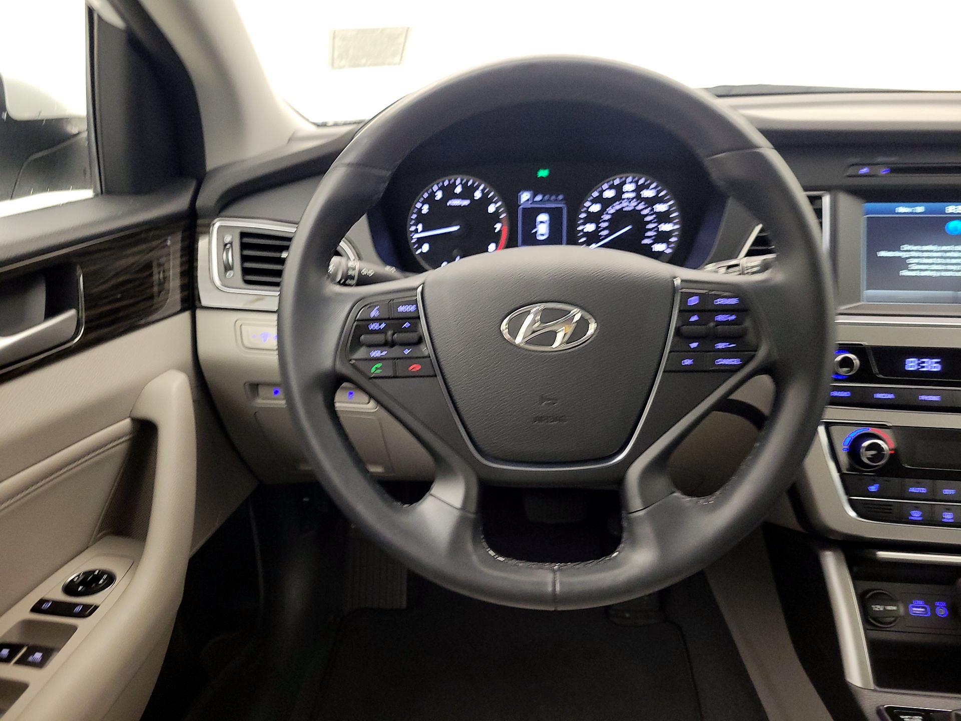 Thumbnail: 2016 Hyundai Sonata - 10