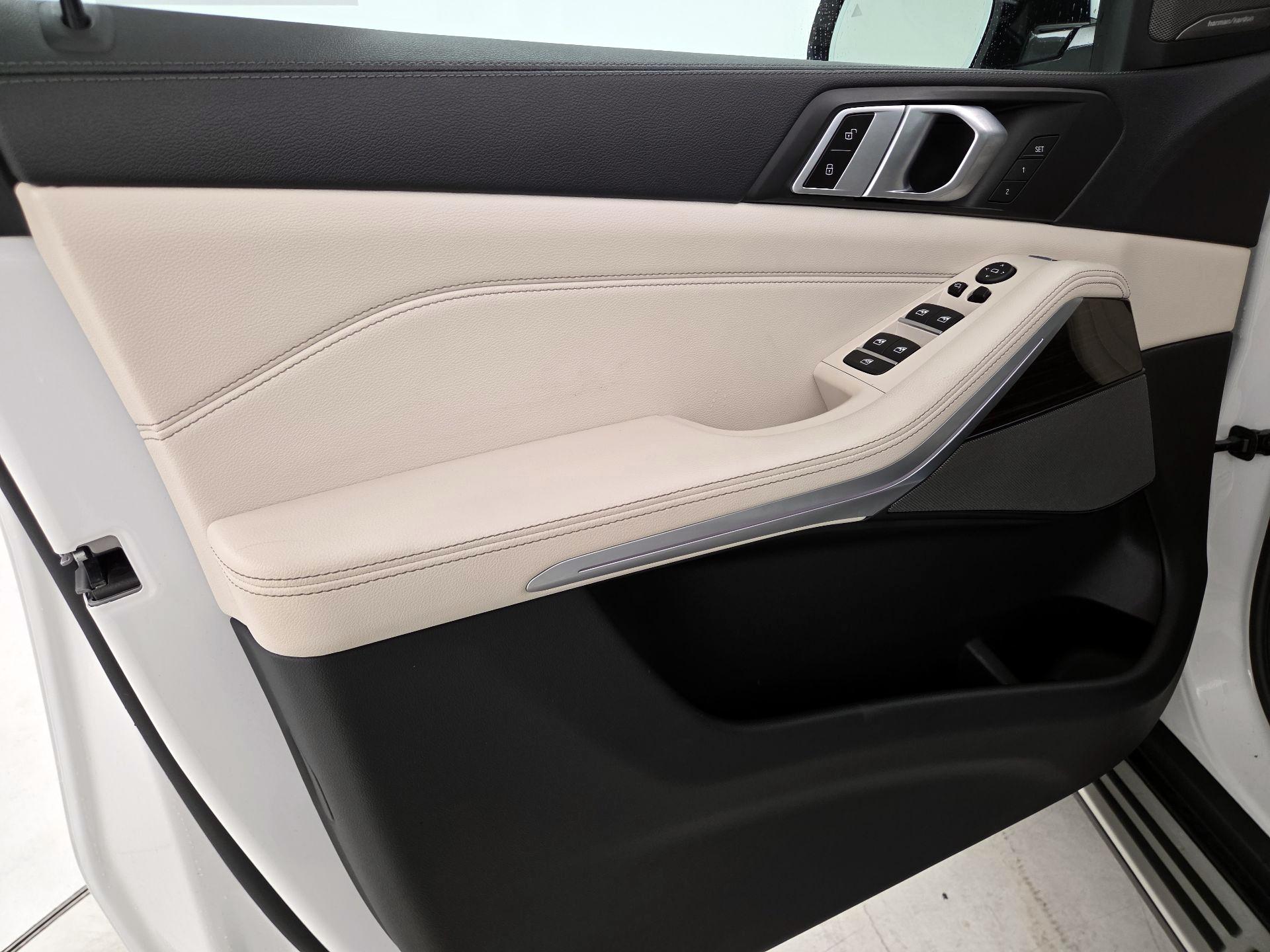 Thumbnail: 2020 BMW X5 - 12