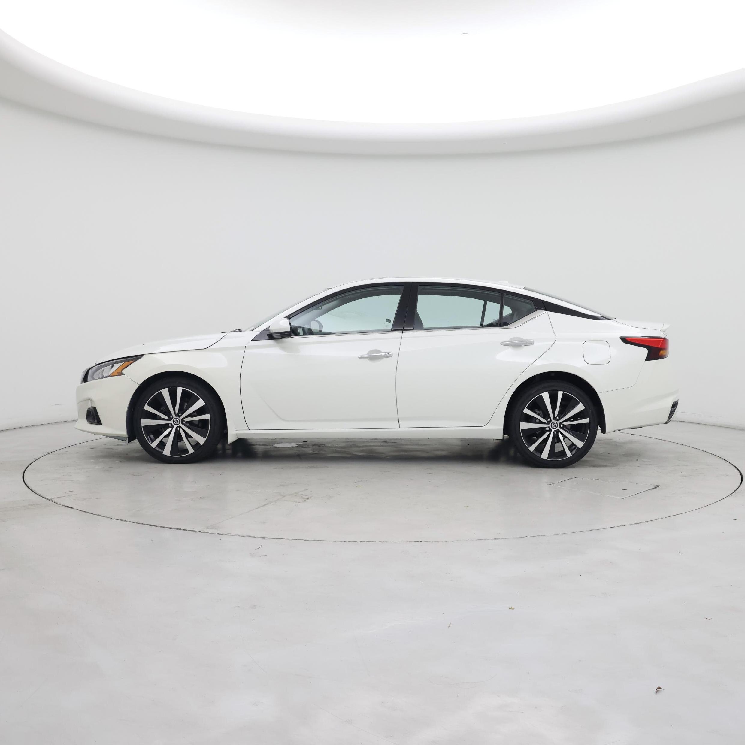 Thumbnail: 2022 Nissan Altima - 3