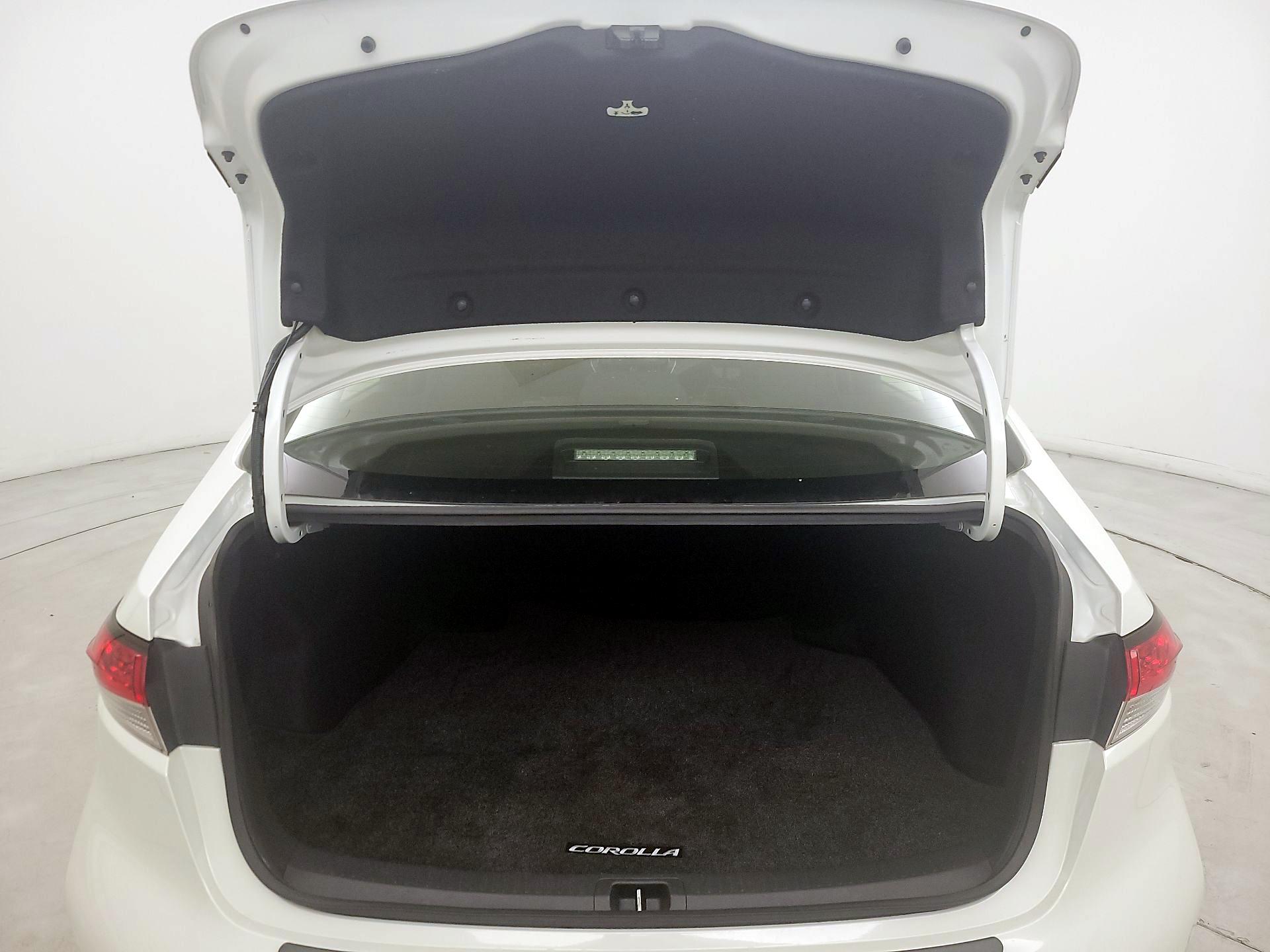 Thumbnail: 2021 Toyota Corolla - 18