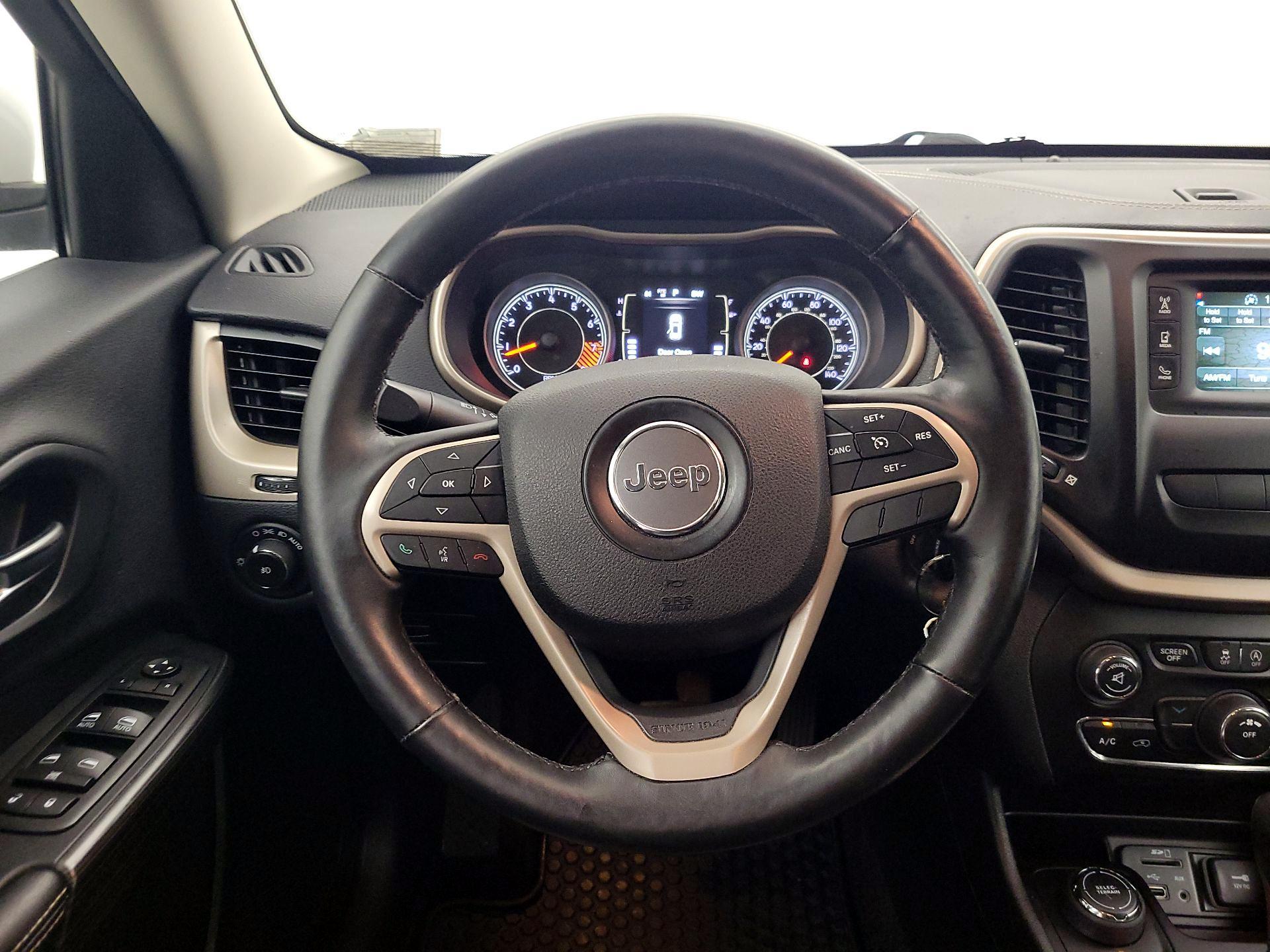 Thumbnail: 2015 Jeep Cherokee - 10