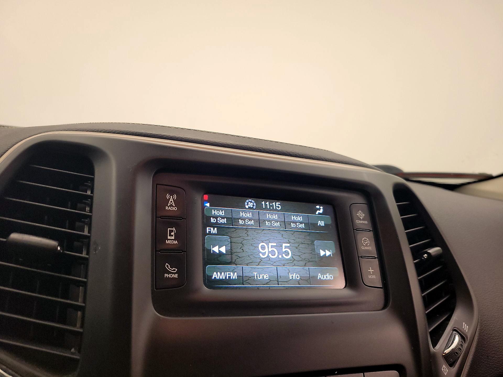 Thumbnail: 2015 Jeep Cherokee - 15