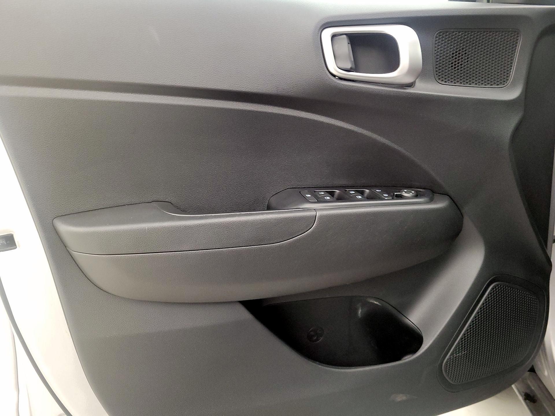 Thumbnail: 2023 Hyundai Venue - 12