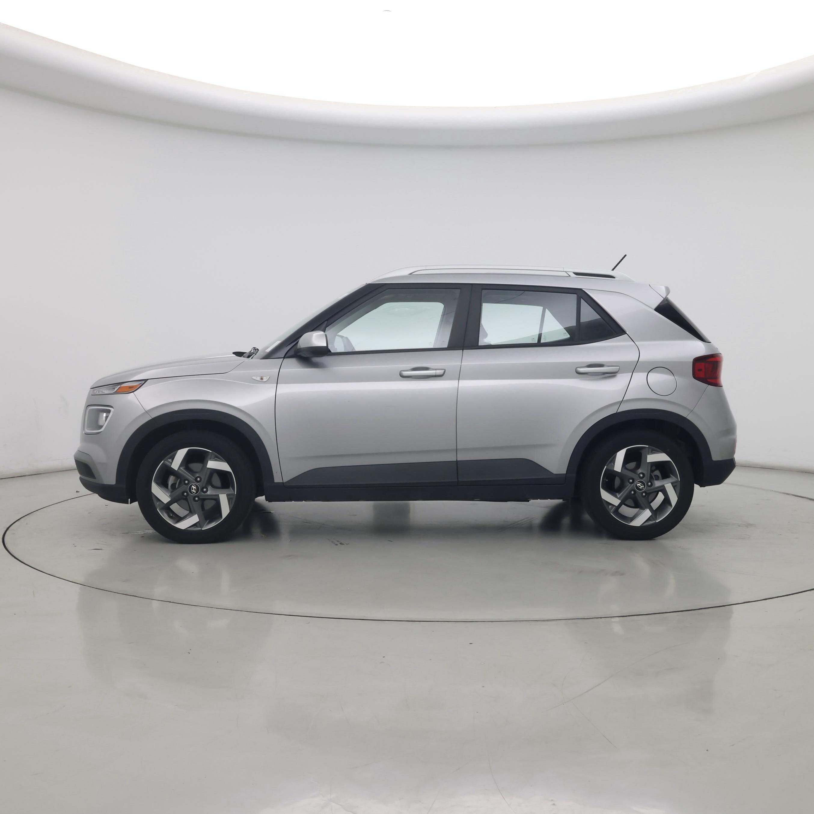 Thumbnail: 2023 Hyundai Venue - 3