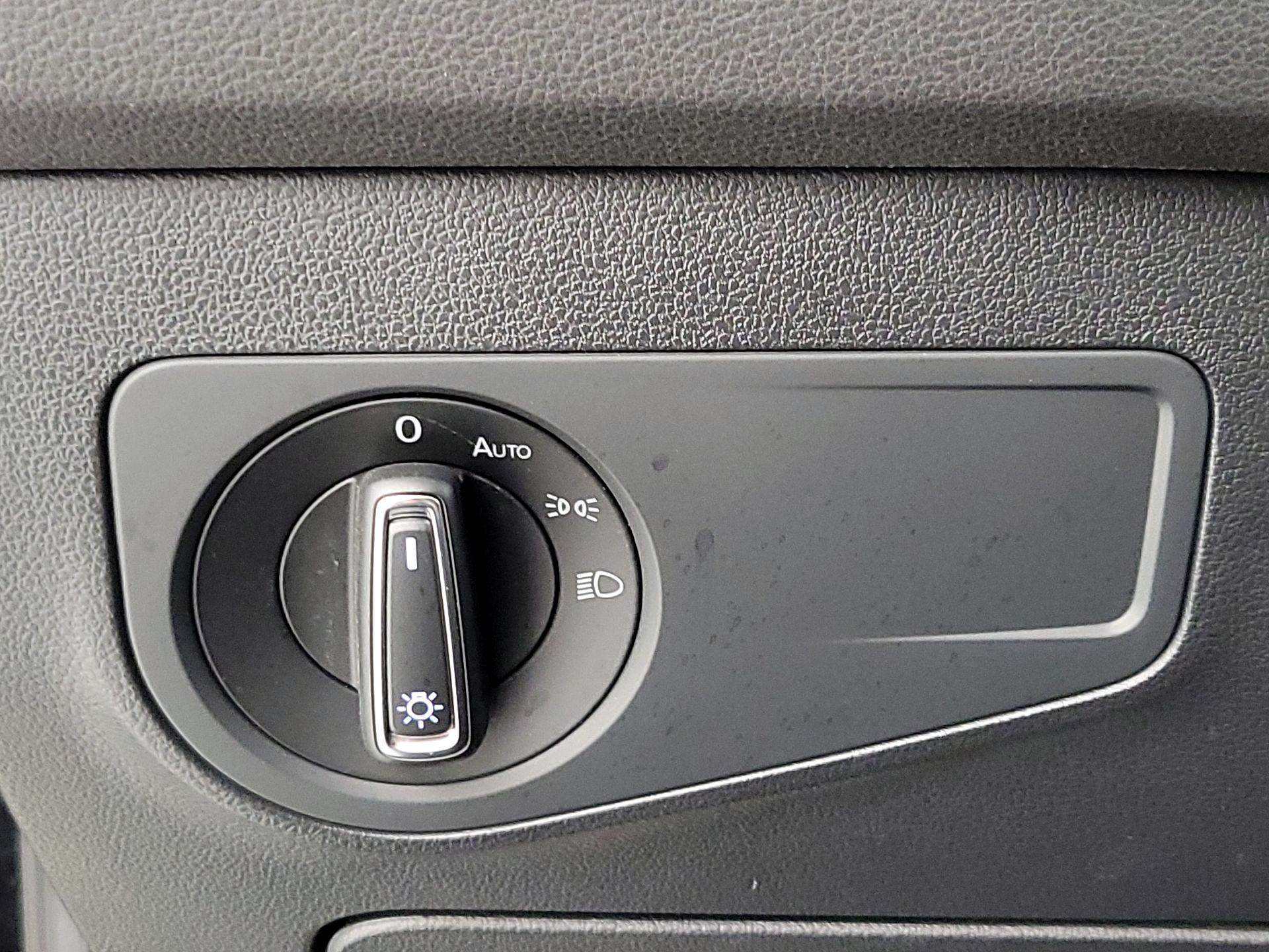 Thumbnail: 2019 Volkswagen Tiguan - 13