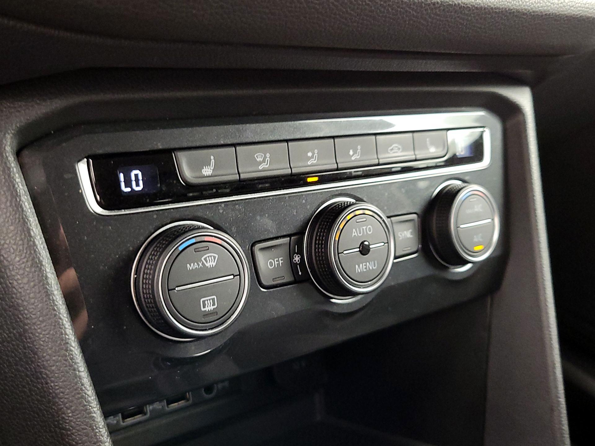 Thumbnail: 2019 Volkswagen Tiguan - 16