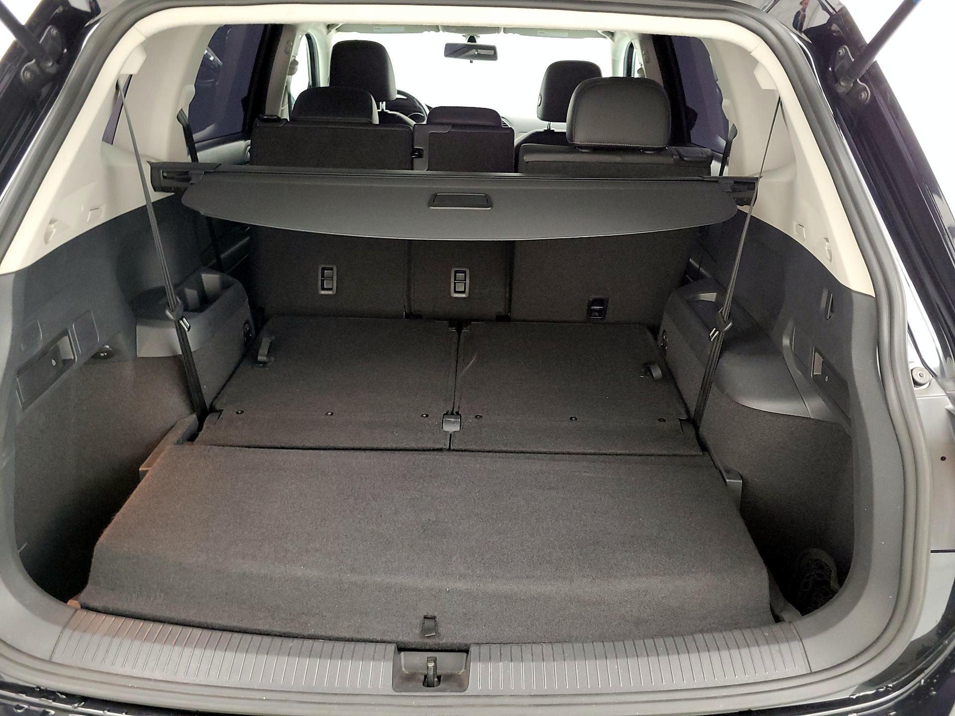 Thumbnail: 2019 Volkswagen Tiguan - 19