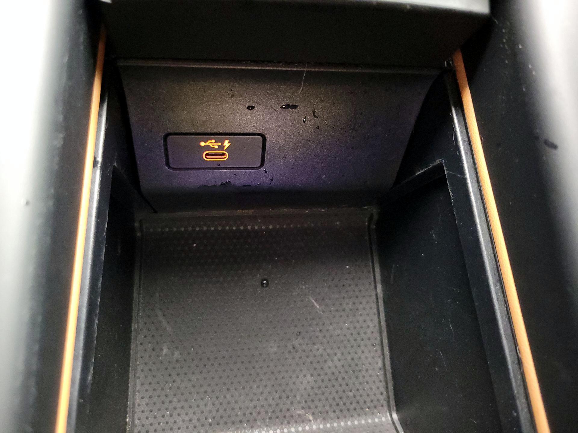 Thumbnail: 2023 BMW X6 - 19