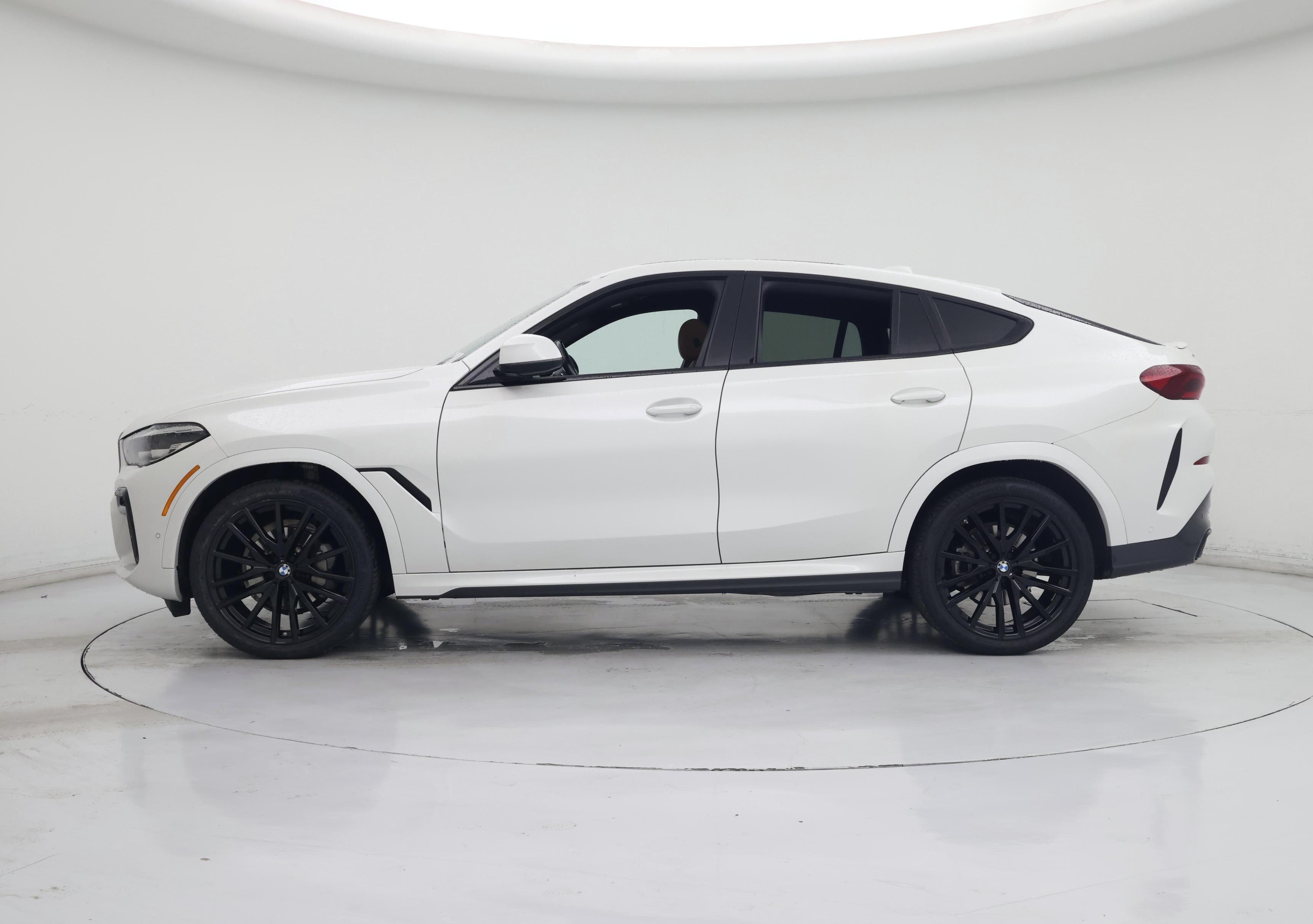 Thumbnail: 2023 BMW X6 - 3