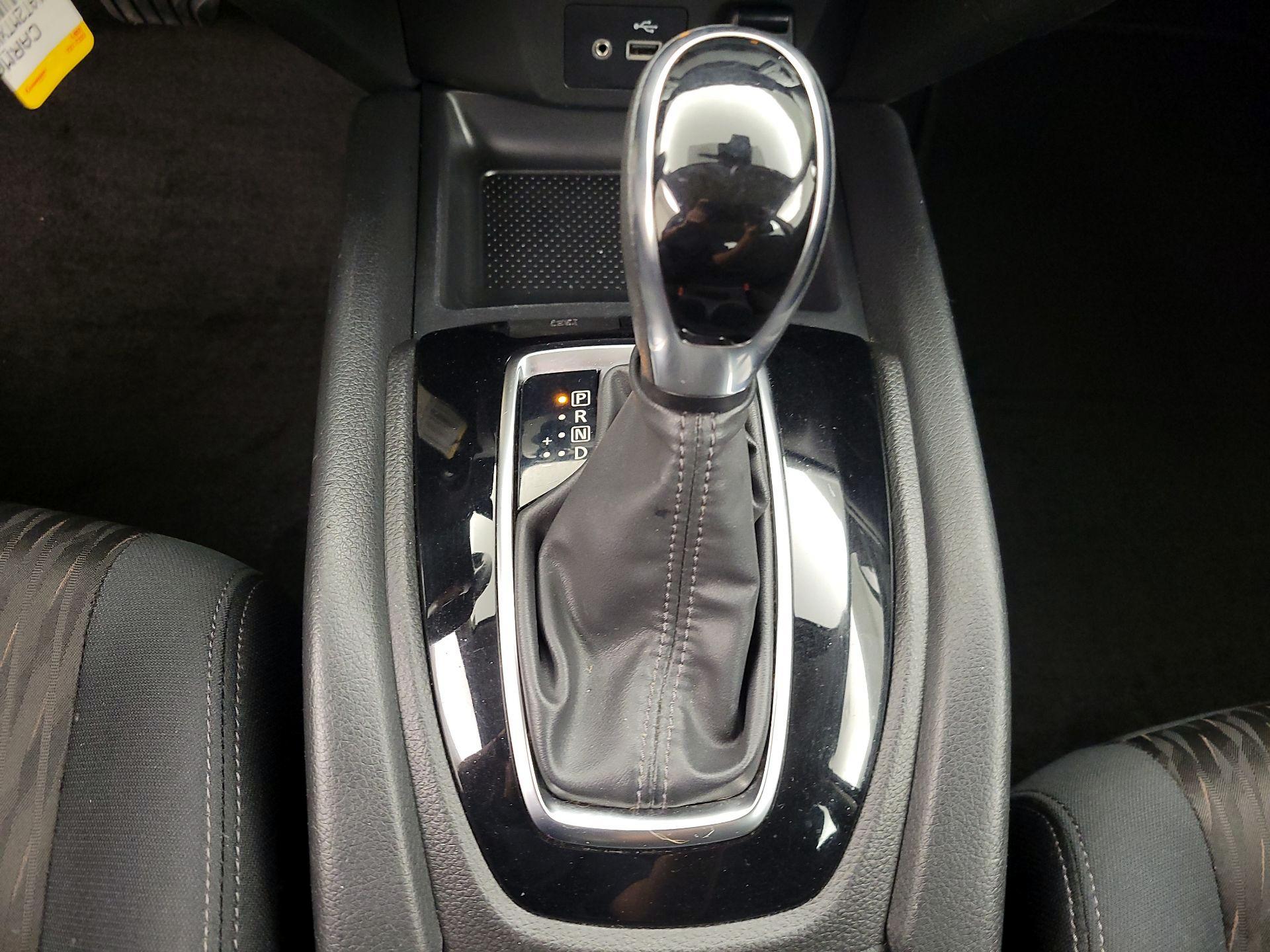 Thumbnail: 2019 Nissan Rogue - 17