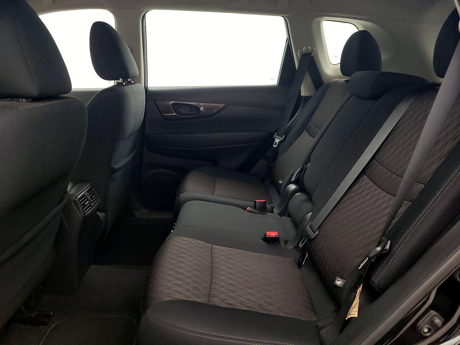 Thumbnail: 2019 Nissan Rogue - 19